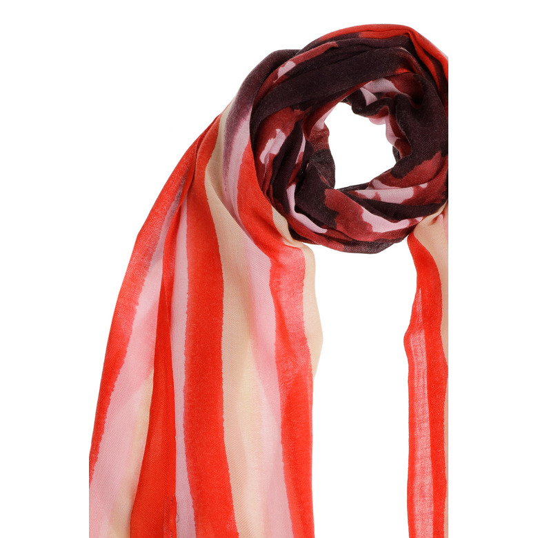 Caroline Biss echarpe rouge 2