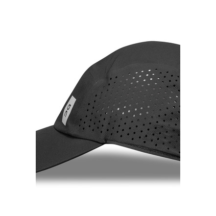 On Running hat black