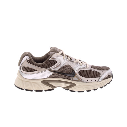 Nike sneakers taupe