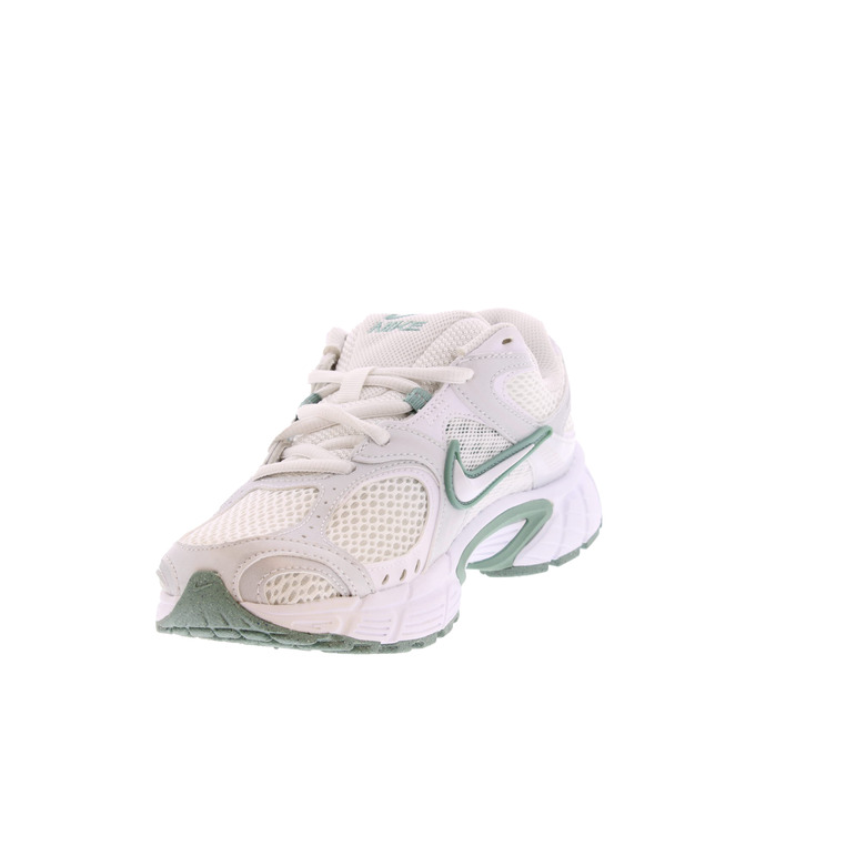 Nike sneakers white 3