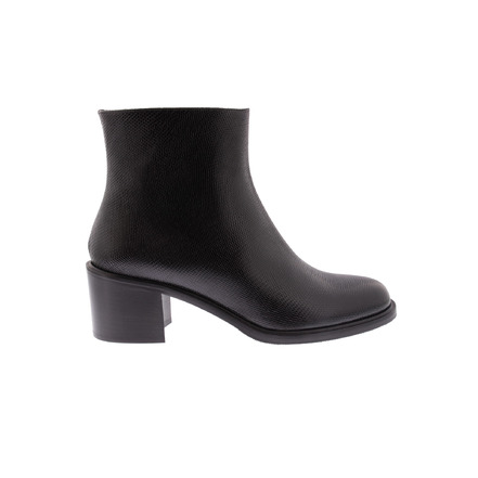 Atelier Content ankle boots black