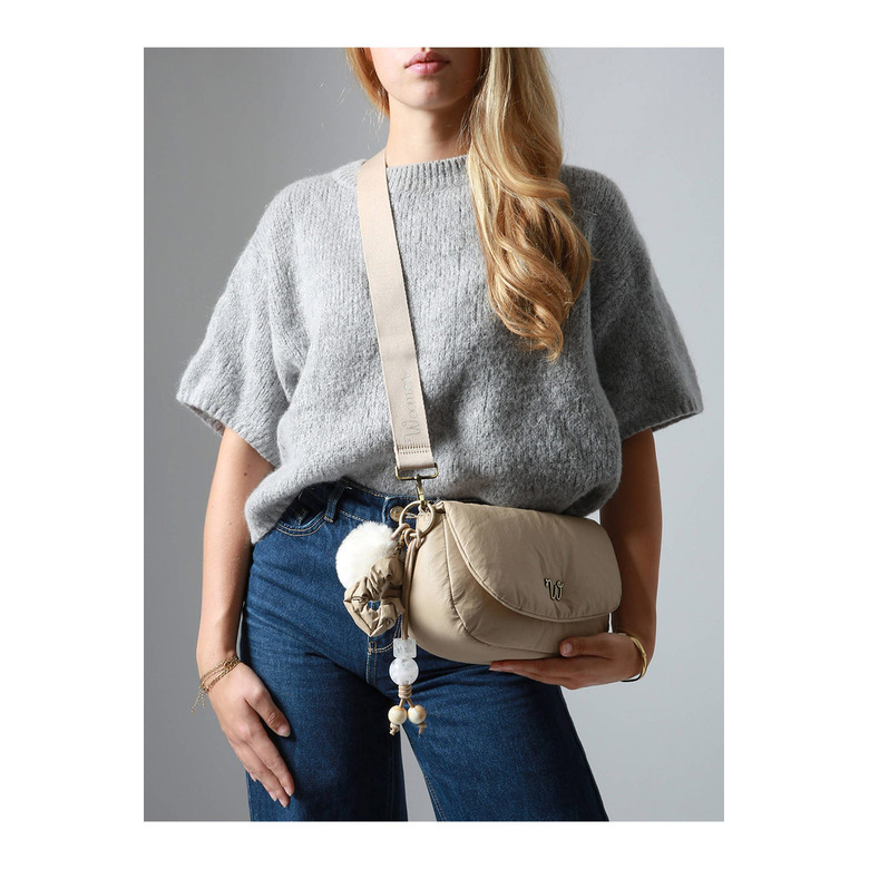 Woomen Vegan crossbody lightbrown 4