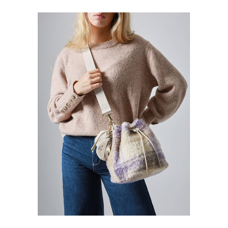 Woomen Vegan crossbody violet 4