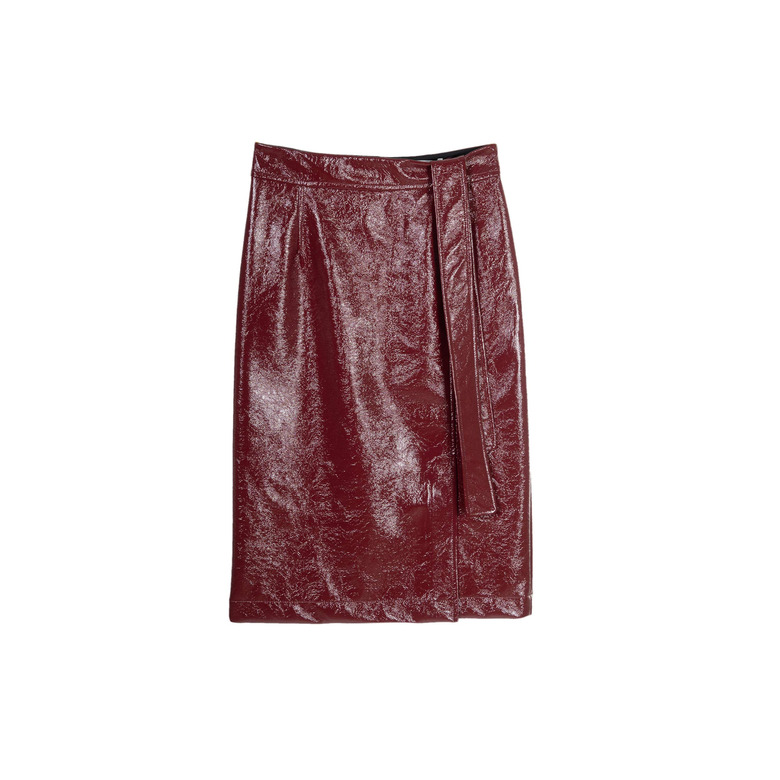 Her skirt bordeaux 1