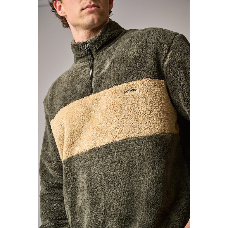 Antwrp pull vert 2