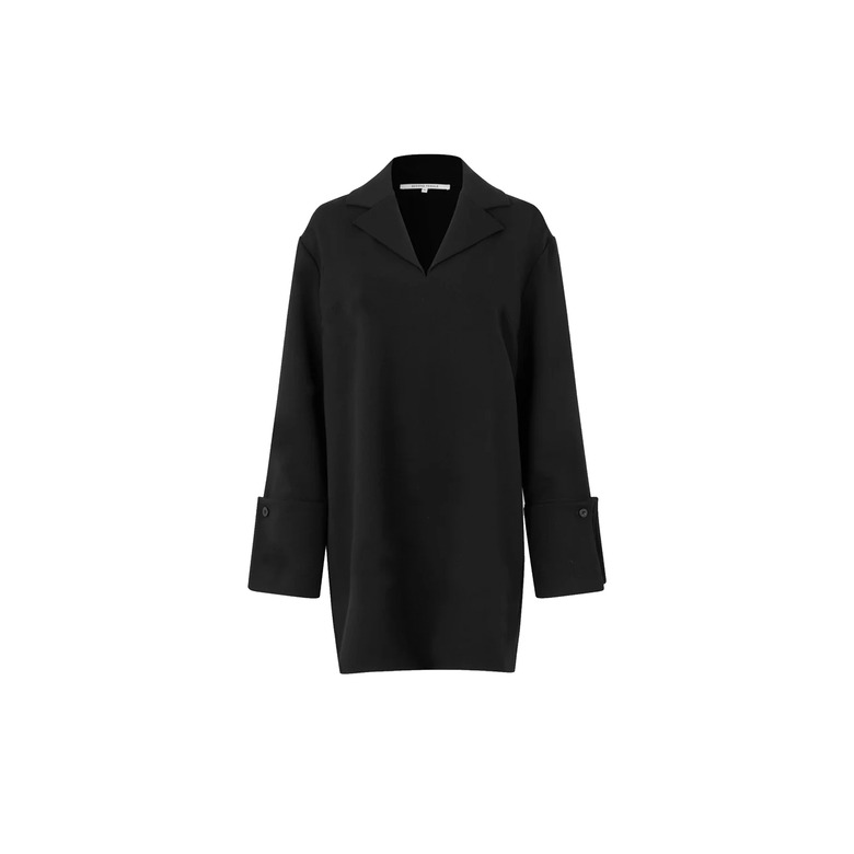 Second Female robe noir 1