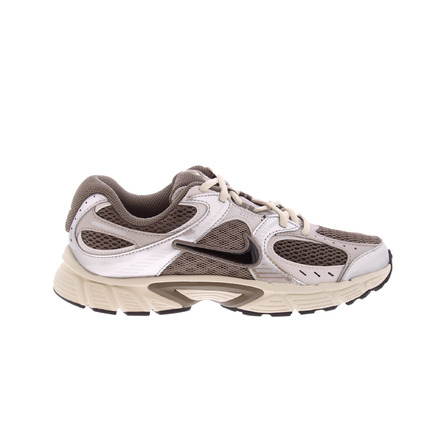 Nike sneakers taupe