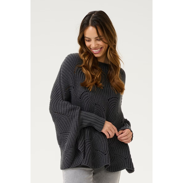 Cream poncho zwart 2