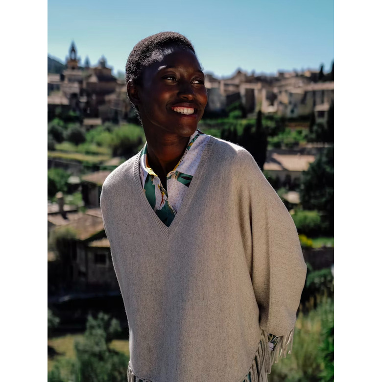 Herzen's Angelegenheit poncho beige 2