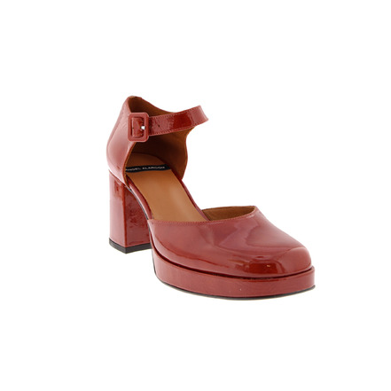Angel Alarcon pumps red