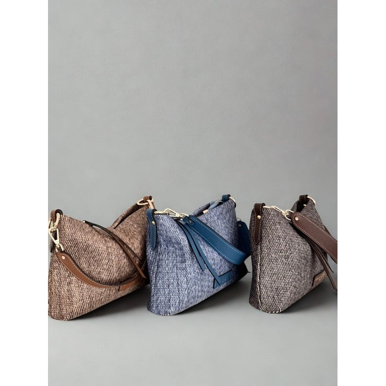 Carol J. shoulder bag blue 3