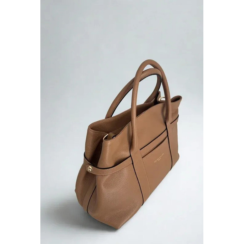 Carol J. handtas camel 2