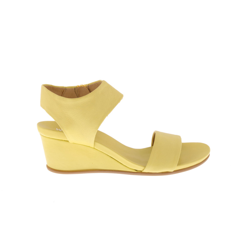 Weekend sandalen geel 1