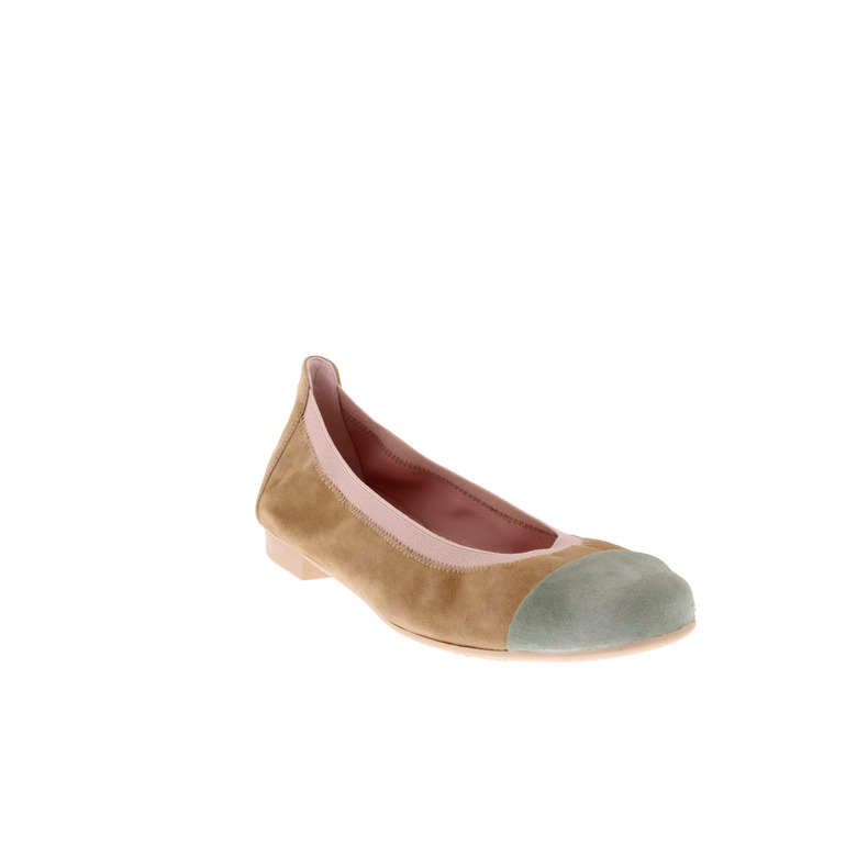 Pretty Ballerinas ballerina's camel 2
