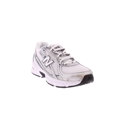 New Balance sneakers wit