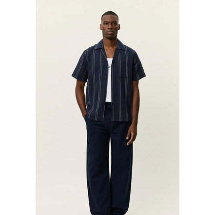 Les Deux chemise bleu