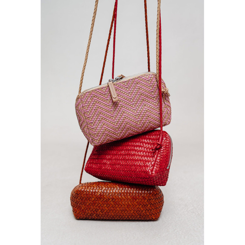 Allan K crossbody cognac 4