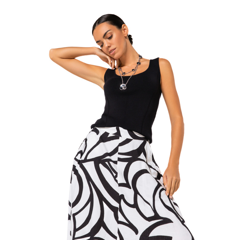 Caroline Biss top noir 2