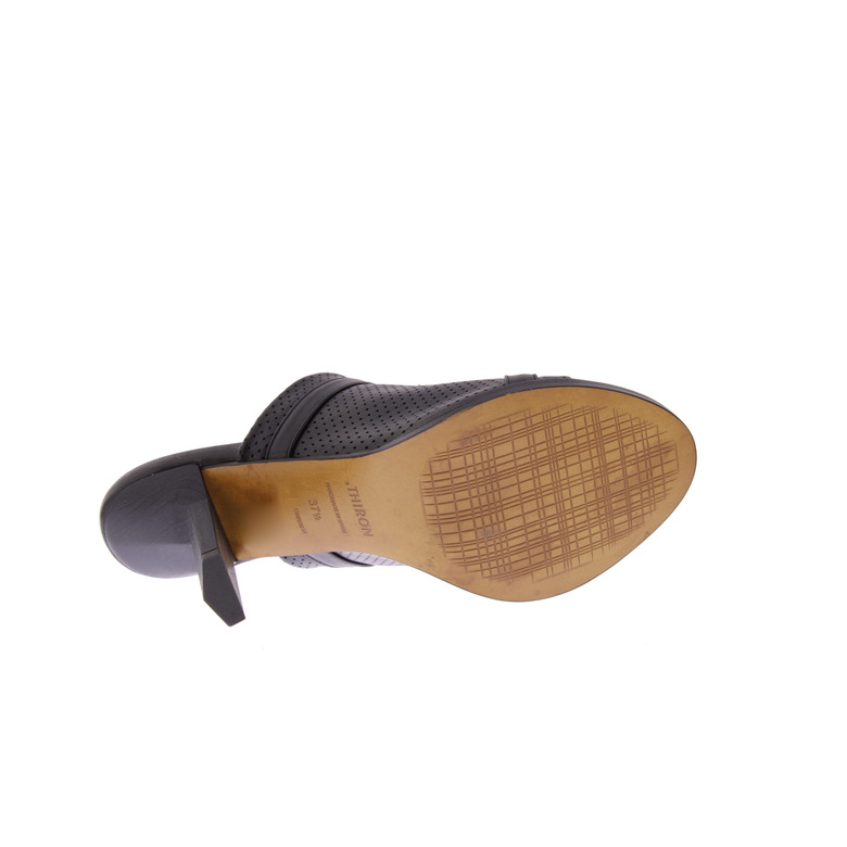 Thiron slippers zwart 5