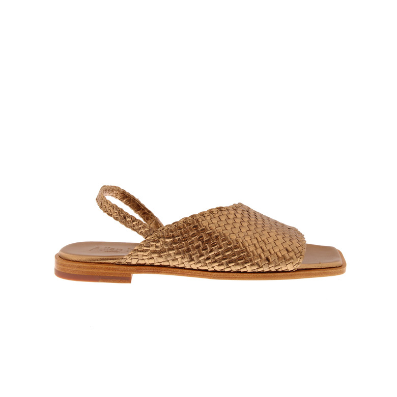 Allan K sandales bronze 1