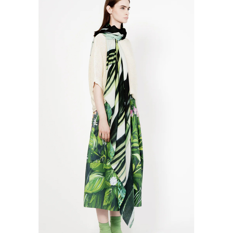 Talking Walls scarf green 2