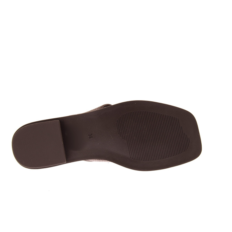 Noa Harmon thong slippers brown 5