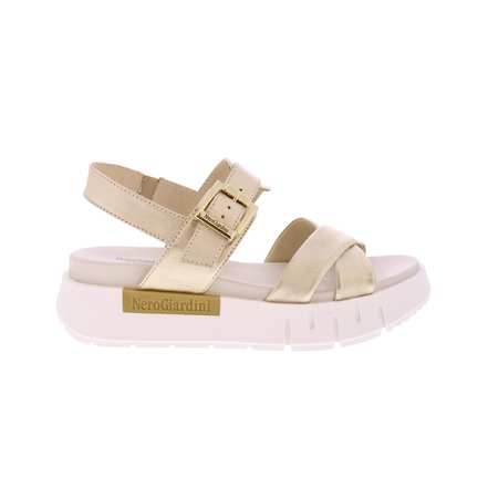 Nero Giardini sandals gold