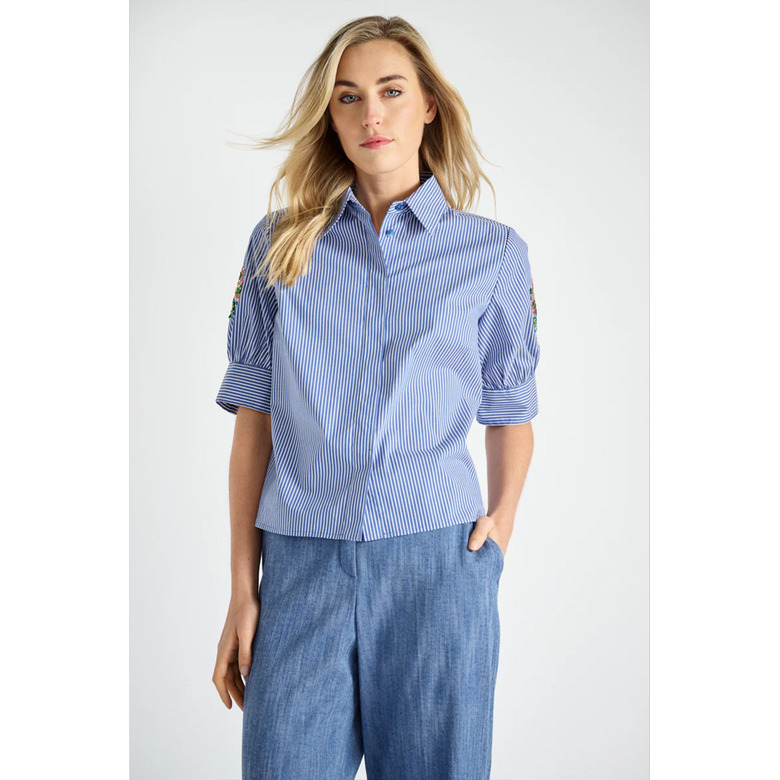 Marie Mero chemisier bleu 2