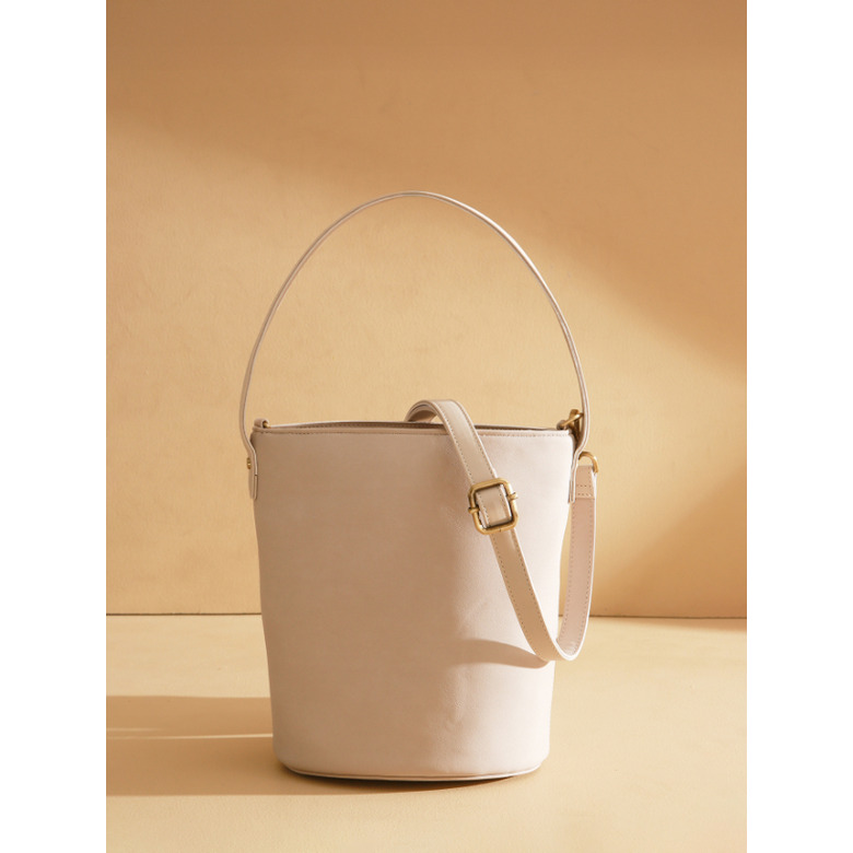 Woomen Vegan handtas ecru 4