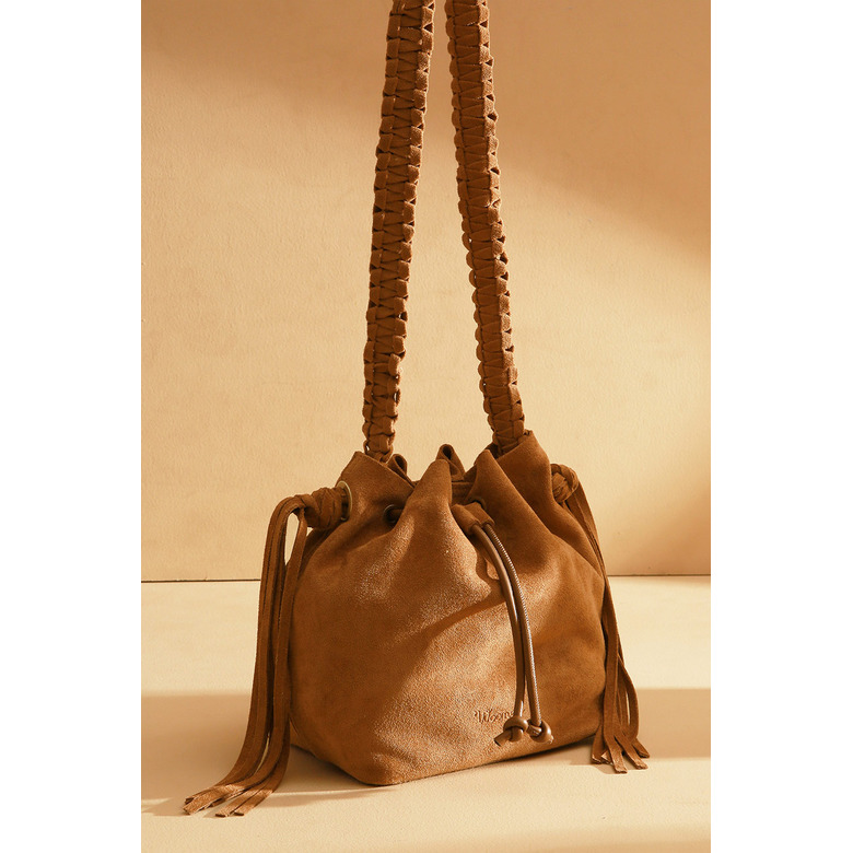 Woomen Vegan crossbody camel 2