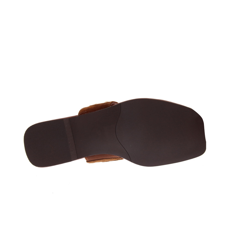Noa Harmon thong slippers cognac 5