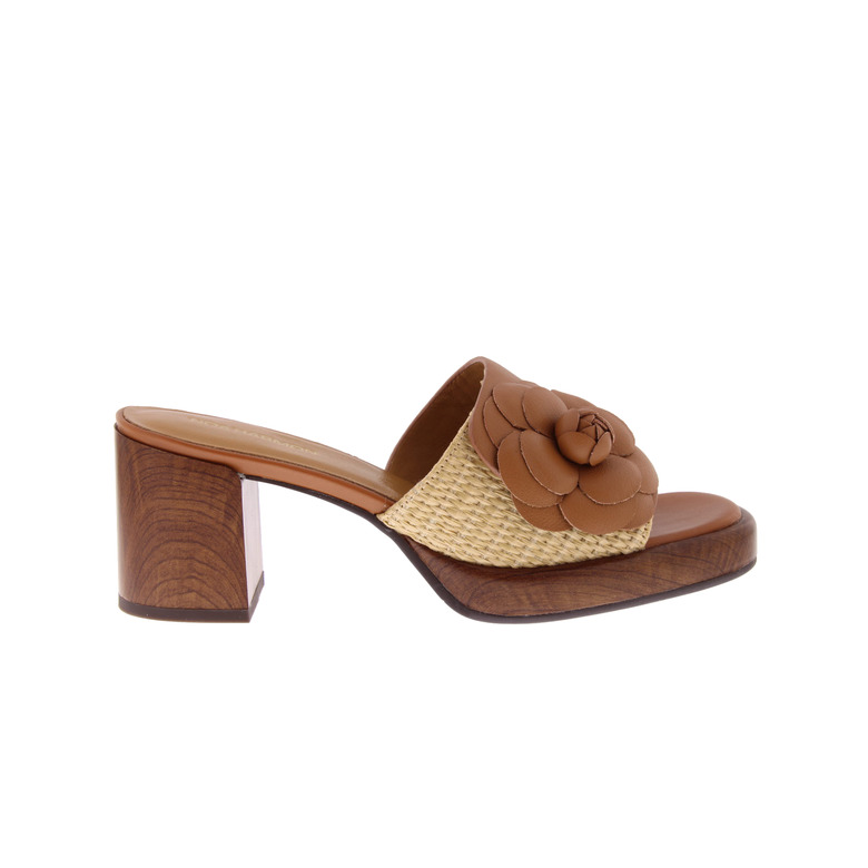 Noa Harmon tongs cognac 1