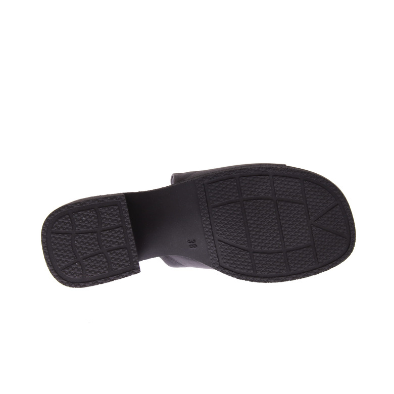 All Black thong slippers black 5