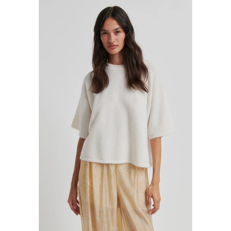 Second Female sweater ecru 2