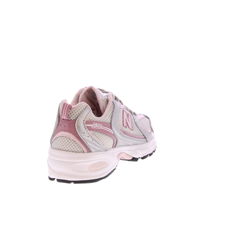 New Balance sneakers rose 4