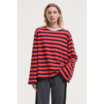 Our Sister t-shirt rood