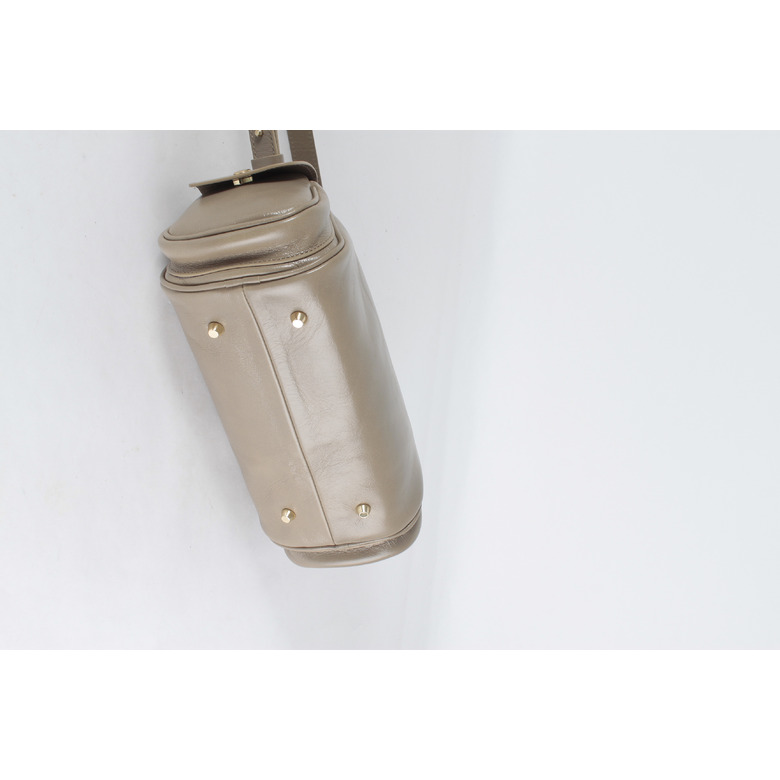 Christian Villa schoudertas taupe 5