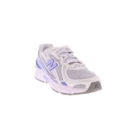 New Balance sneakers wit