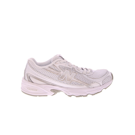 New Balance sneakers wit