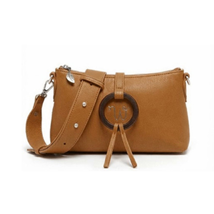 Woomen Vegan crossbody camel