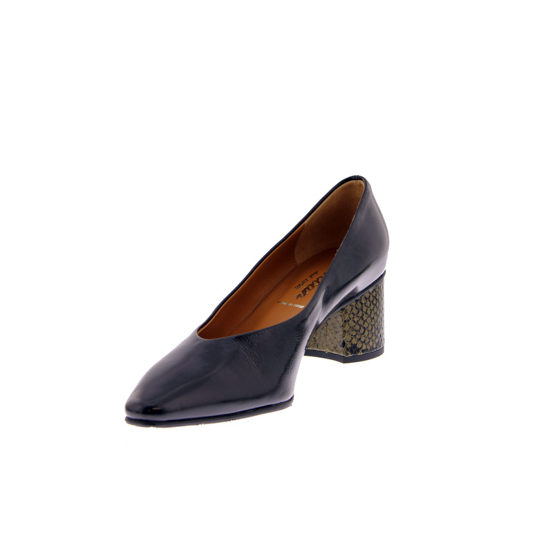 Voltan pumps black 3