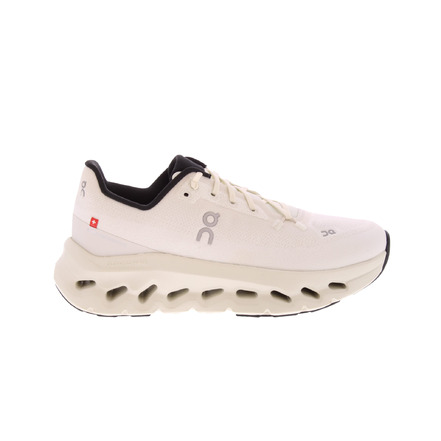On Running sneakers wit