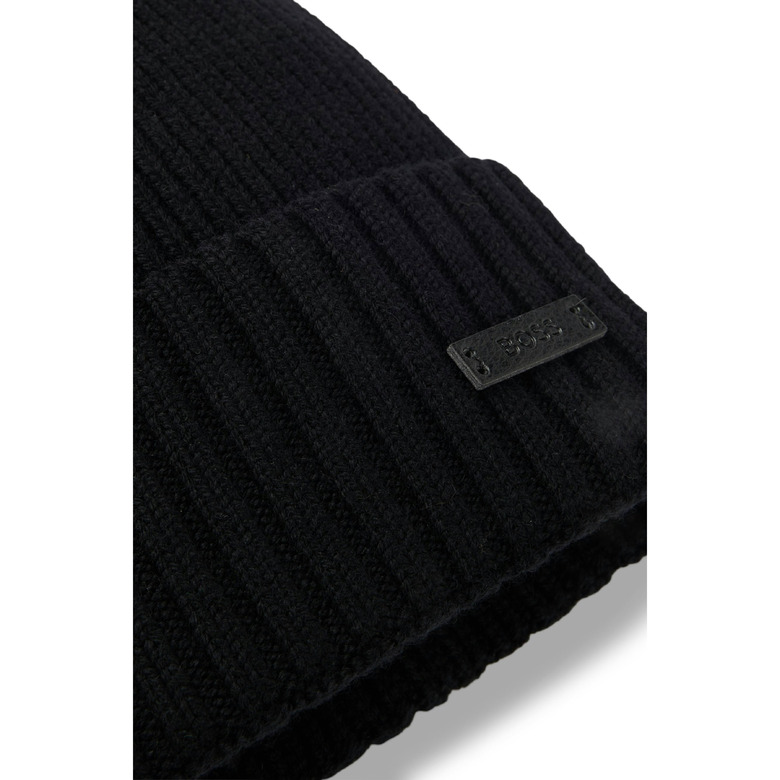 Boss bonnet noir 2