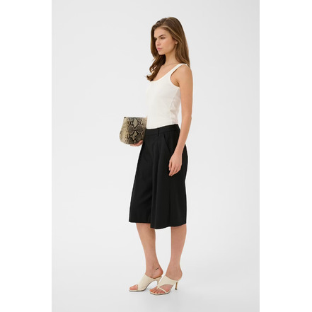 Gestuz short schwarz