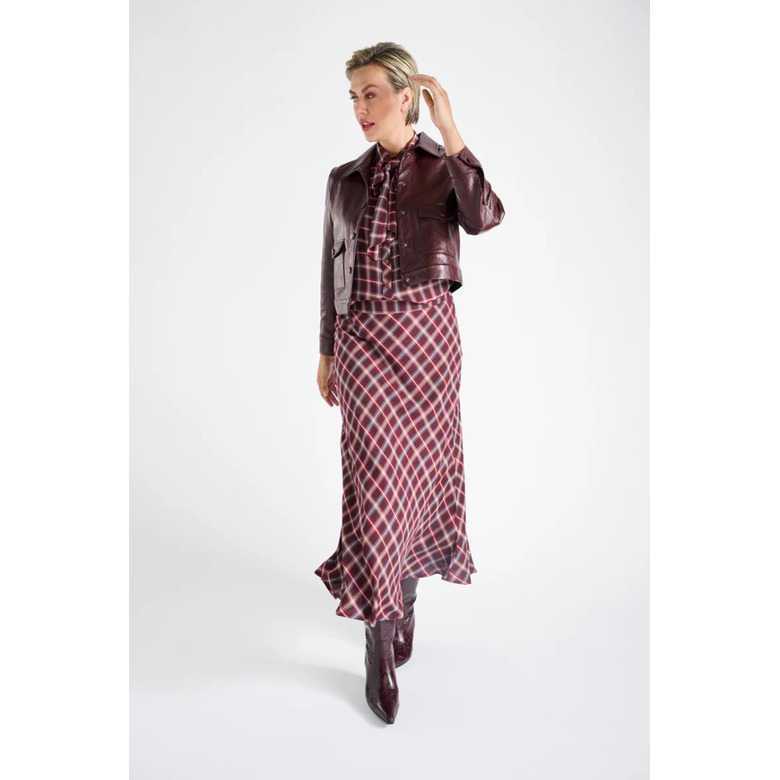 Marie Mero veste bordeaux 2