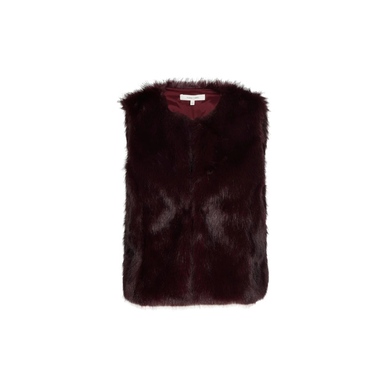 Marie Mero veste bordeaux 1