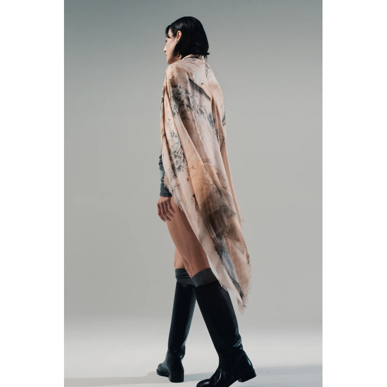 Talking Walls scarf lightbrown 2