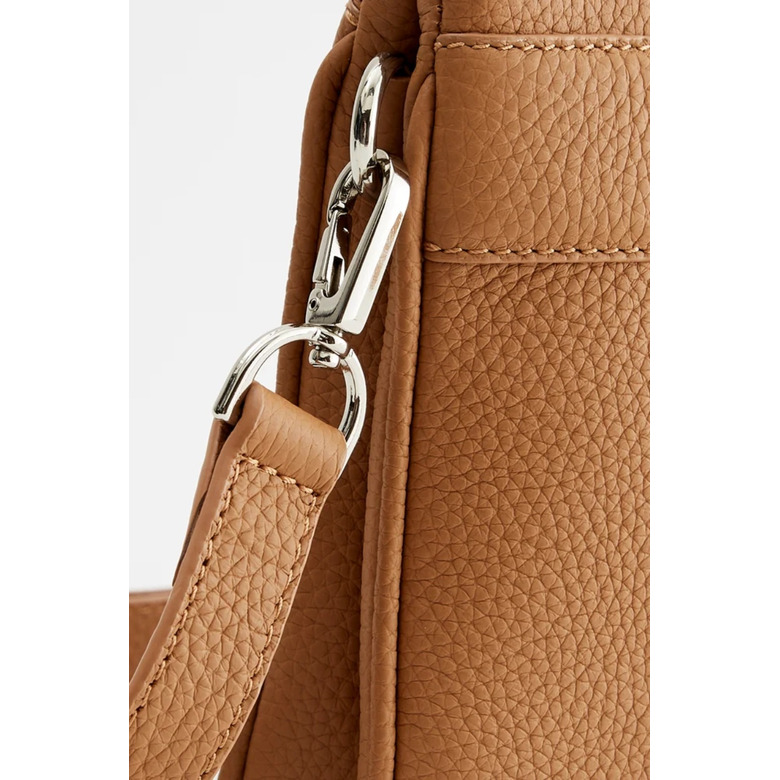 Nathan-baume crossbody bruin 3