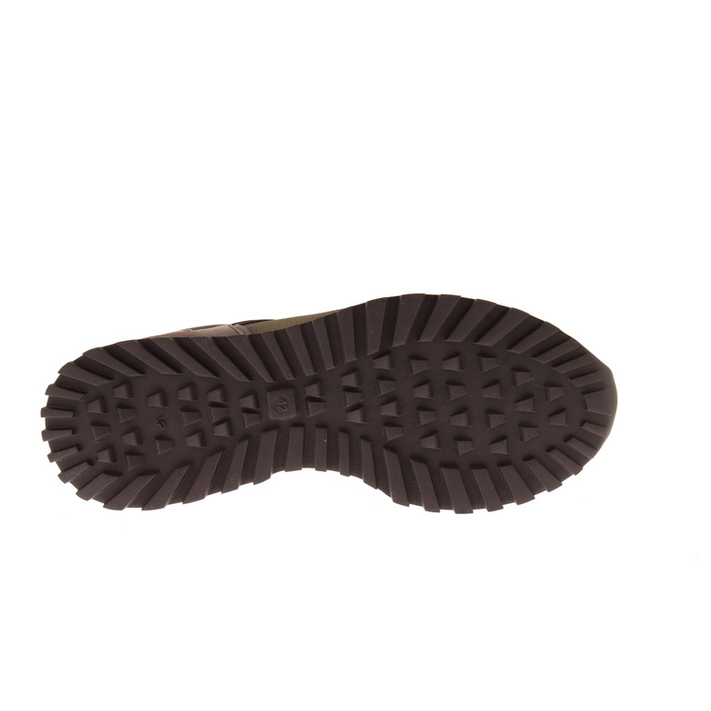 Ambitious sneakers bruin 5
