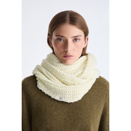 Peuterey scarf ecru